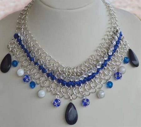 Χειροποίητο κολιέ με κρύσταλλα swarovski και sandstones